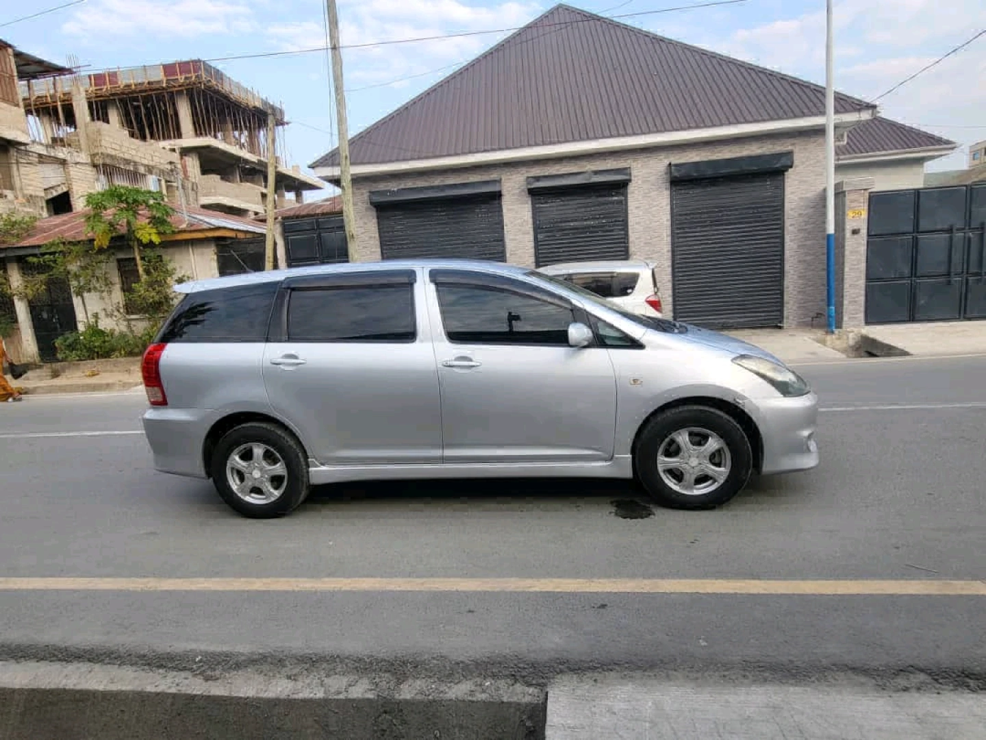 Toyota Wish 2005 Silver 1790 CC thumbnail 4