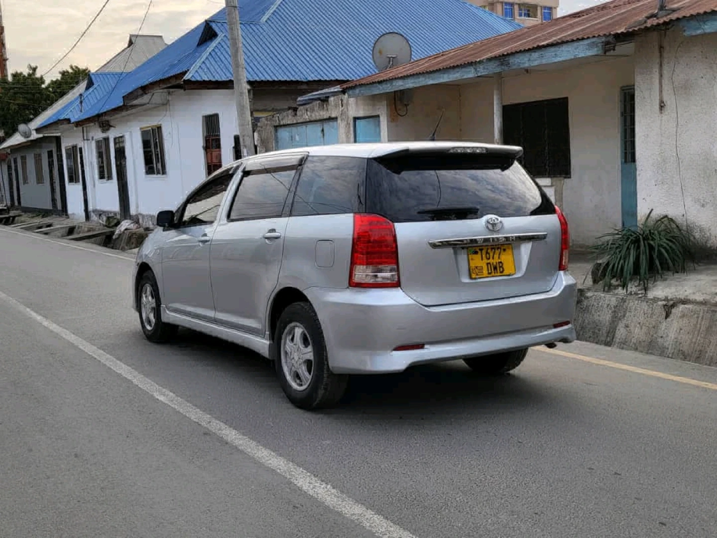 Toyota Wish 2005 Silver 1790 CC thumbnail 5