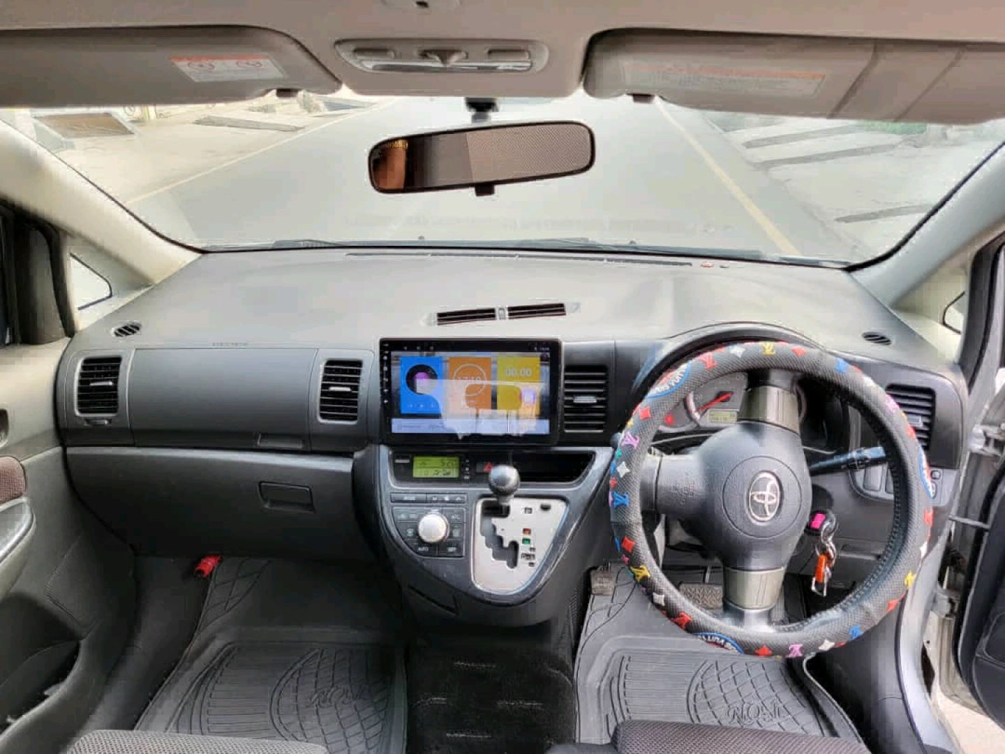 Toyota Wish 2005 Silver 1790 CC thumbnail 9