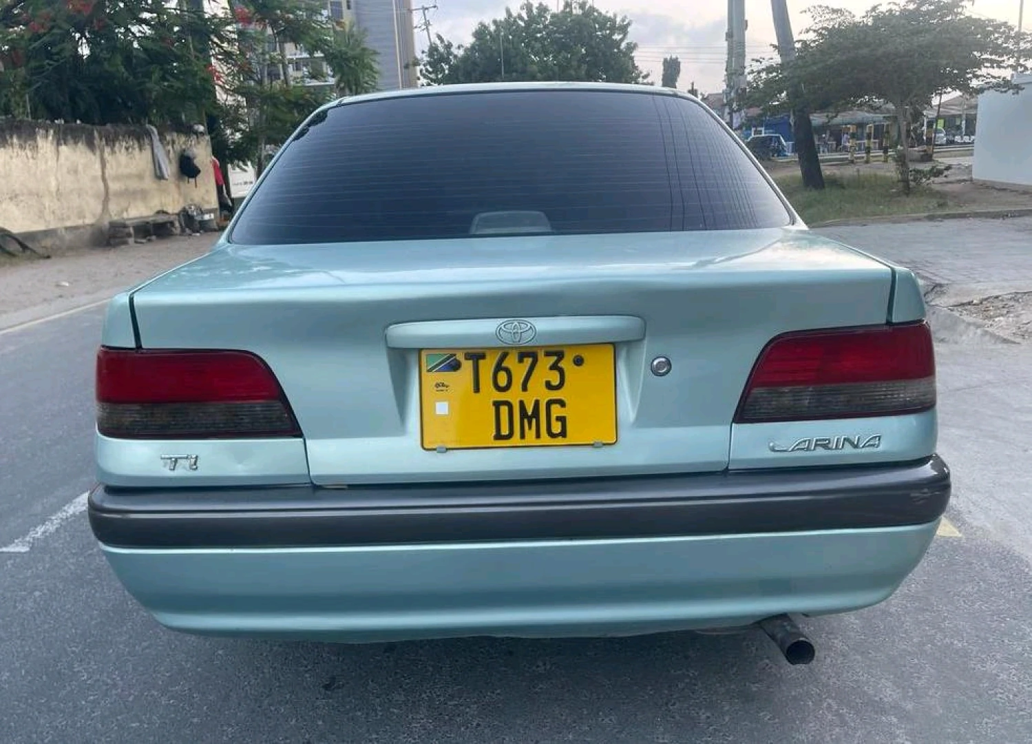 Toyota Carina TI Manual Sedan (DMG) thumbnail 2
