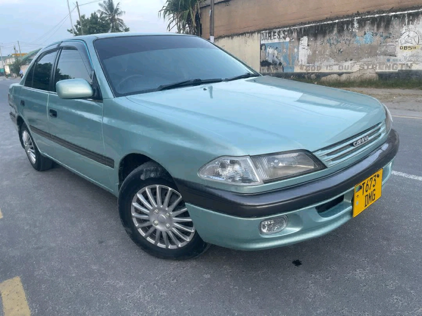 Toyota Carina TI Manual Sedan (DMG) thumbnail 3