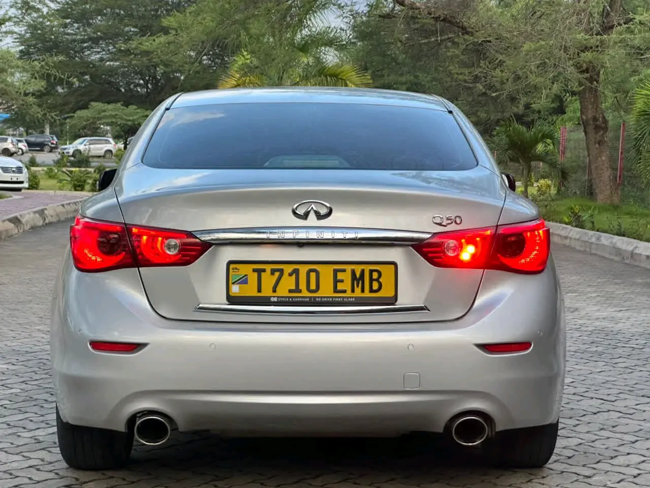 2014 Nissan Infiniti Q50 thumbnail 2