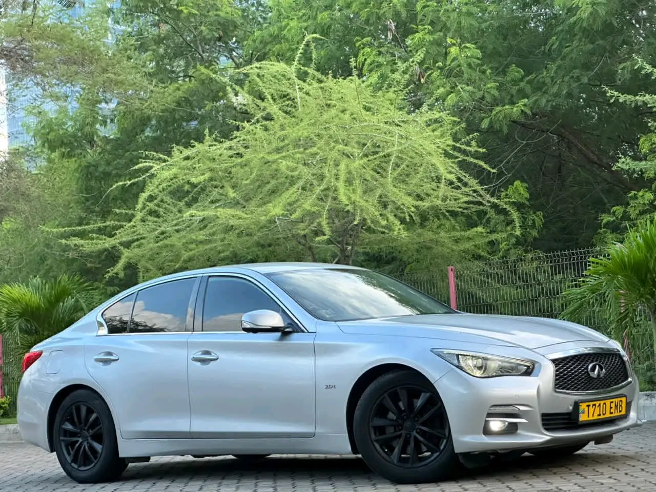 2014 Nissan Infiniti Q50 thumbnail 5