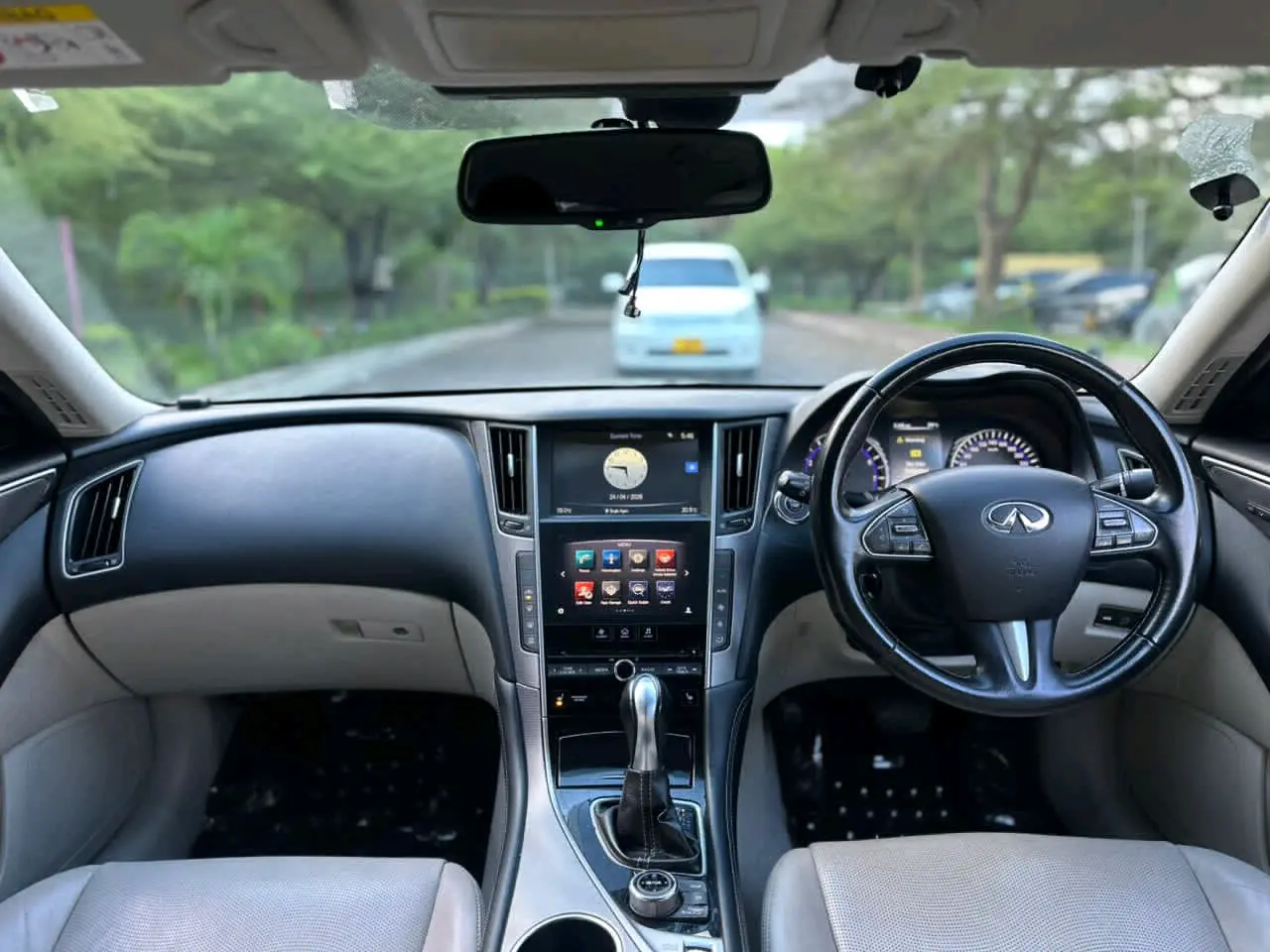 2014 Nissan Infiniti Q50 thumbnail 9