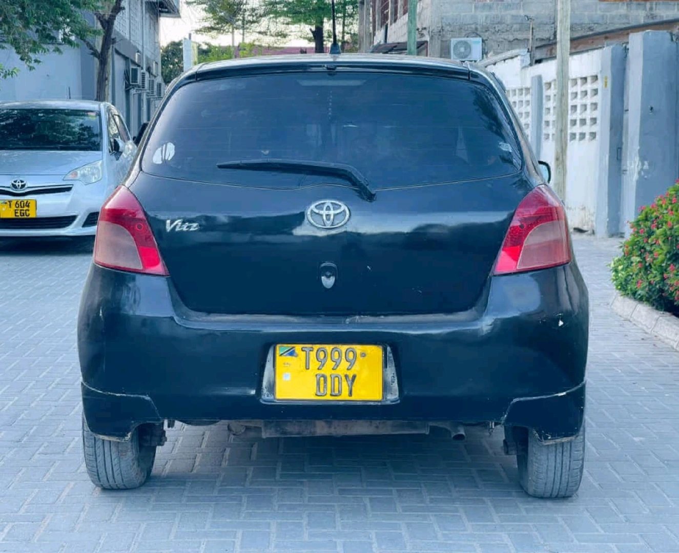 Toyota Vitz New Model (Black) thumbnail 2