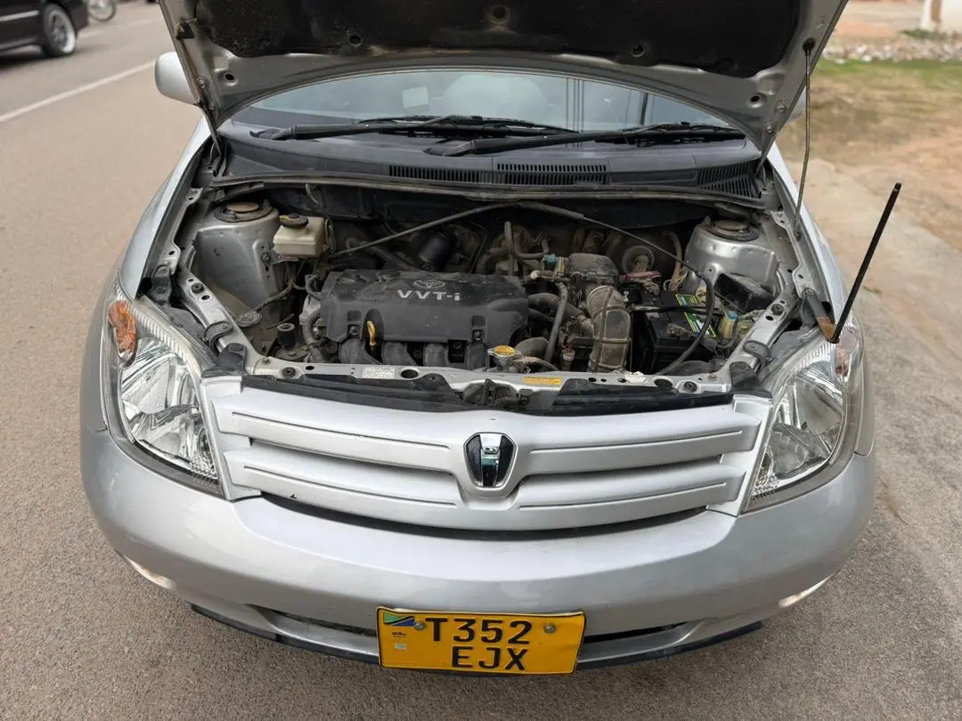 Toyota Ist Silver for Sale in Dodoma thumbnail 2