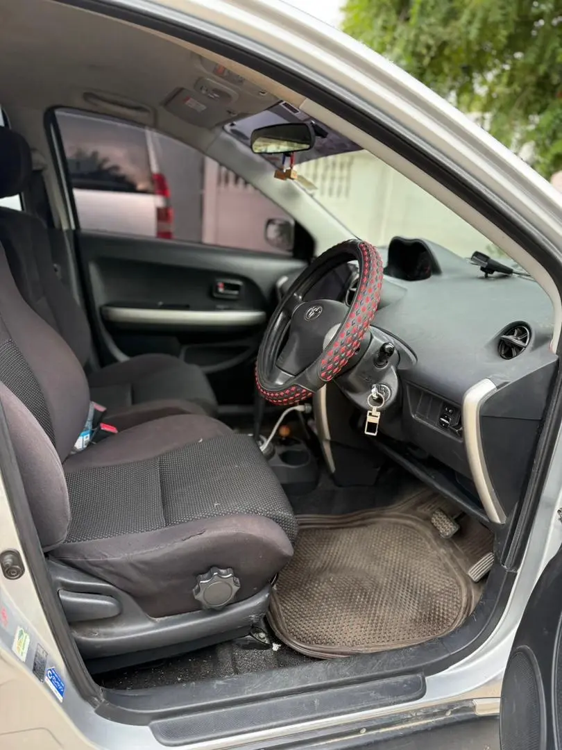 Toyota Ist Silver for Sale in Dodoma thumbnail 7