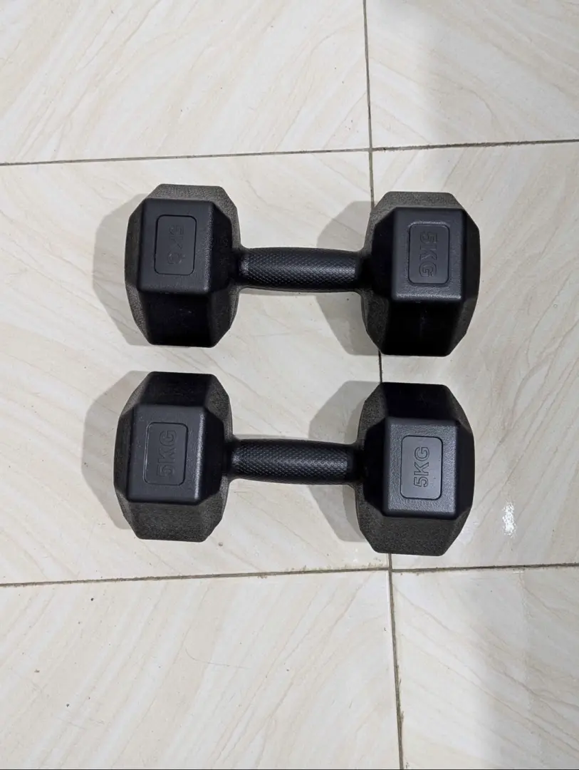 5KG Rubber Hex Dumbbells (Pair) thumbnail 2