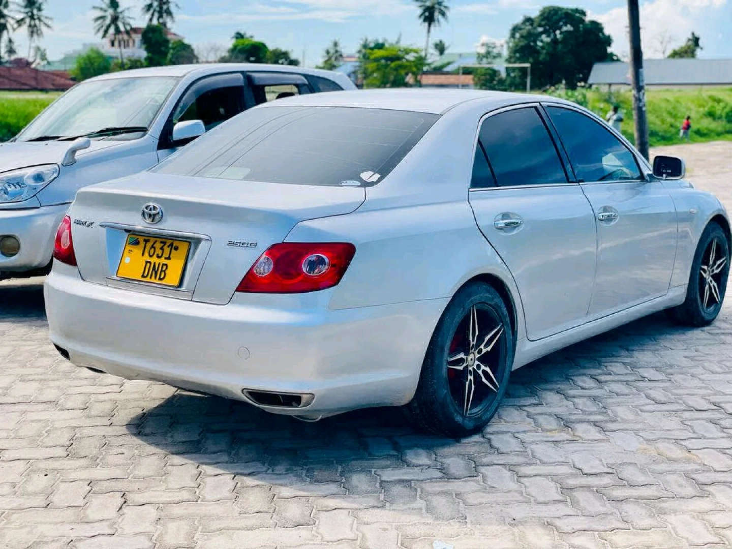 Toyota Mark X 2004 Sedan (Silver) thumbnail 4