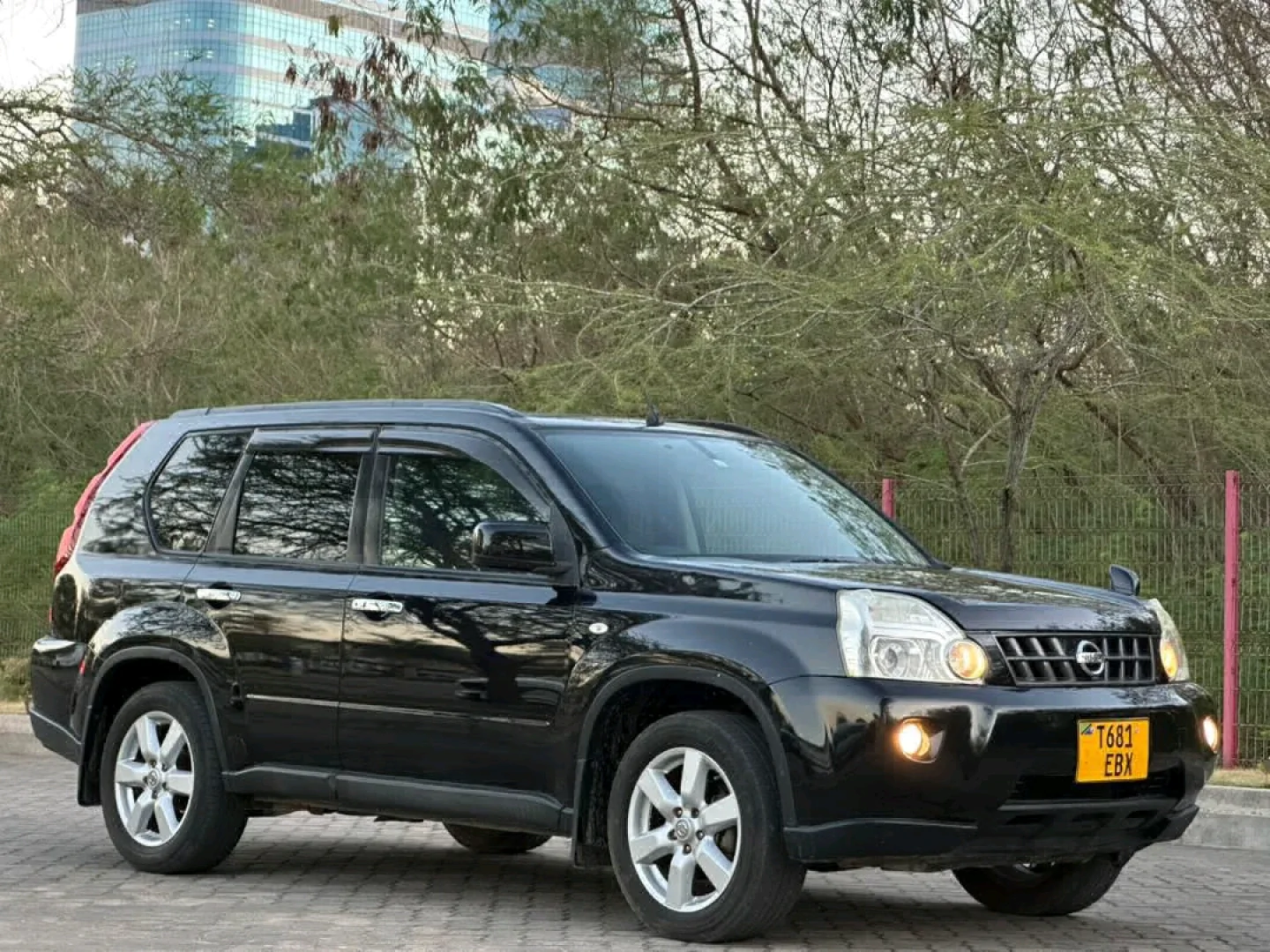 Nissan X-Trail SUV New Model Reg EBX thumbnail 4