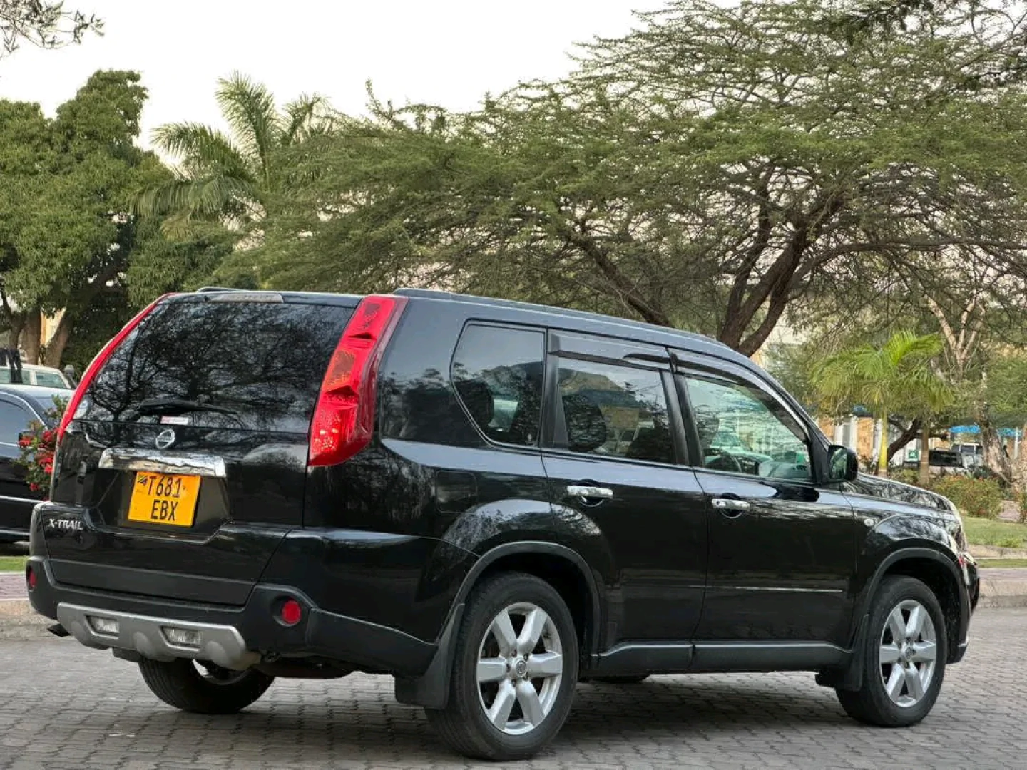 Nissan X-Trail SUV New Model Reg EBX thumbnail 5