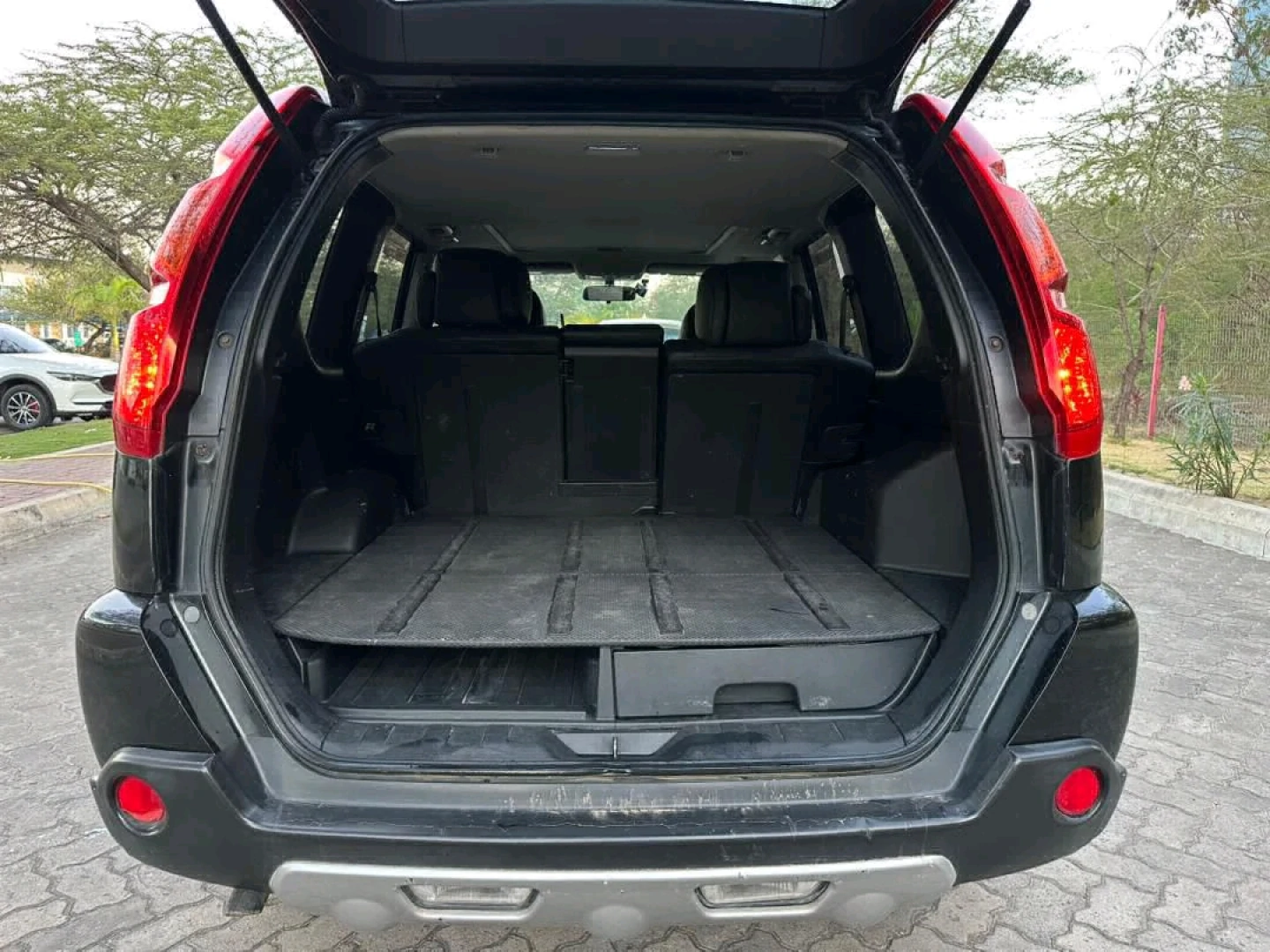 Nissan X-Trail SUV New Model Reg EBX thumbnail 7