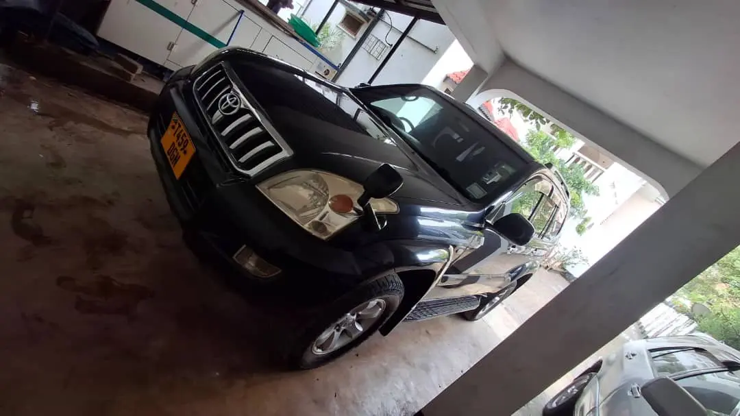 Toyota Land Cruiser Prado 120 thumbnail 3