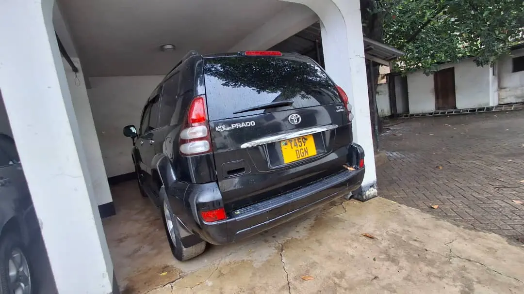 Toyota Land Cruiser Prado 120 thumbnail 4