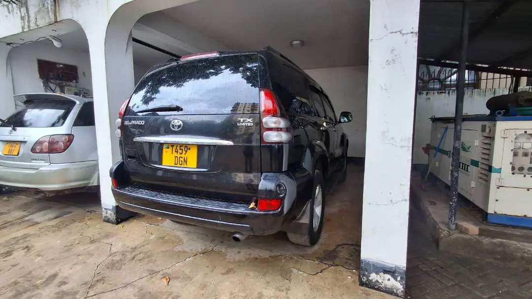 Toyota Land Cruiser Prado 120 thumbnail 5