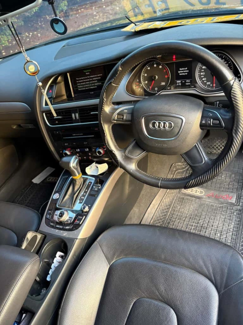 Black Audi A4 Sedan 2014 Model thumbnail 2