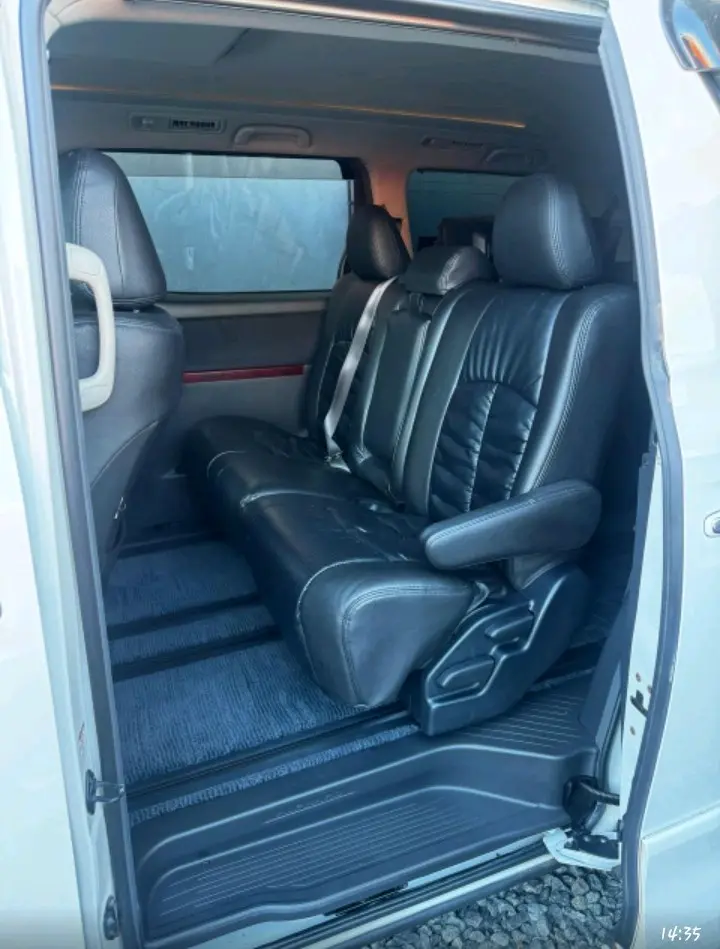 Toyota Alphard thumbnail 3