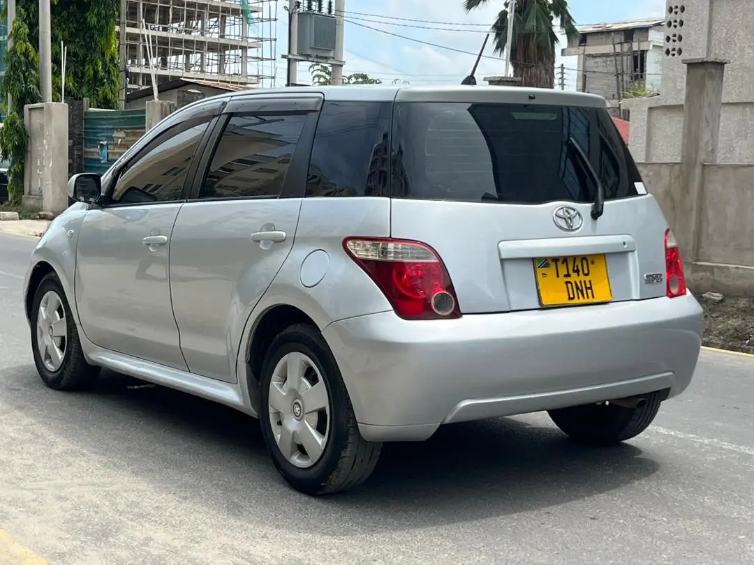 Toyota Ist 2006 Silver - 1290cc thumbnail 7