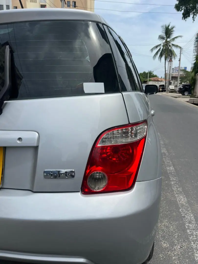 Toyota Ist 2006 Silver - 1290cc thumbnail 8