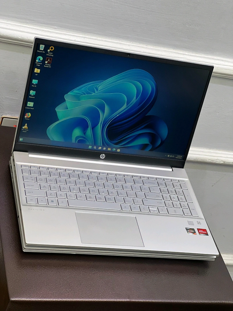 HP Pavilion Laptop 15-EH1xx Ryzen 7 16GB/512GB SSD thumbnail 4