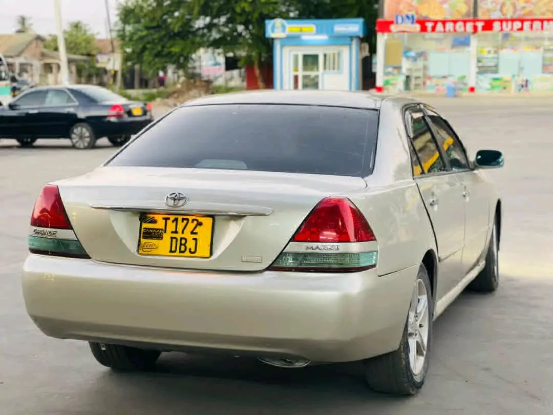 Toyota Mark II Grande GX115 thumbnail 3