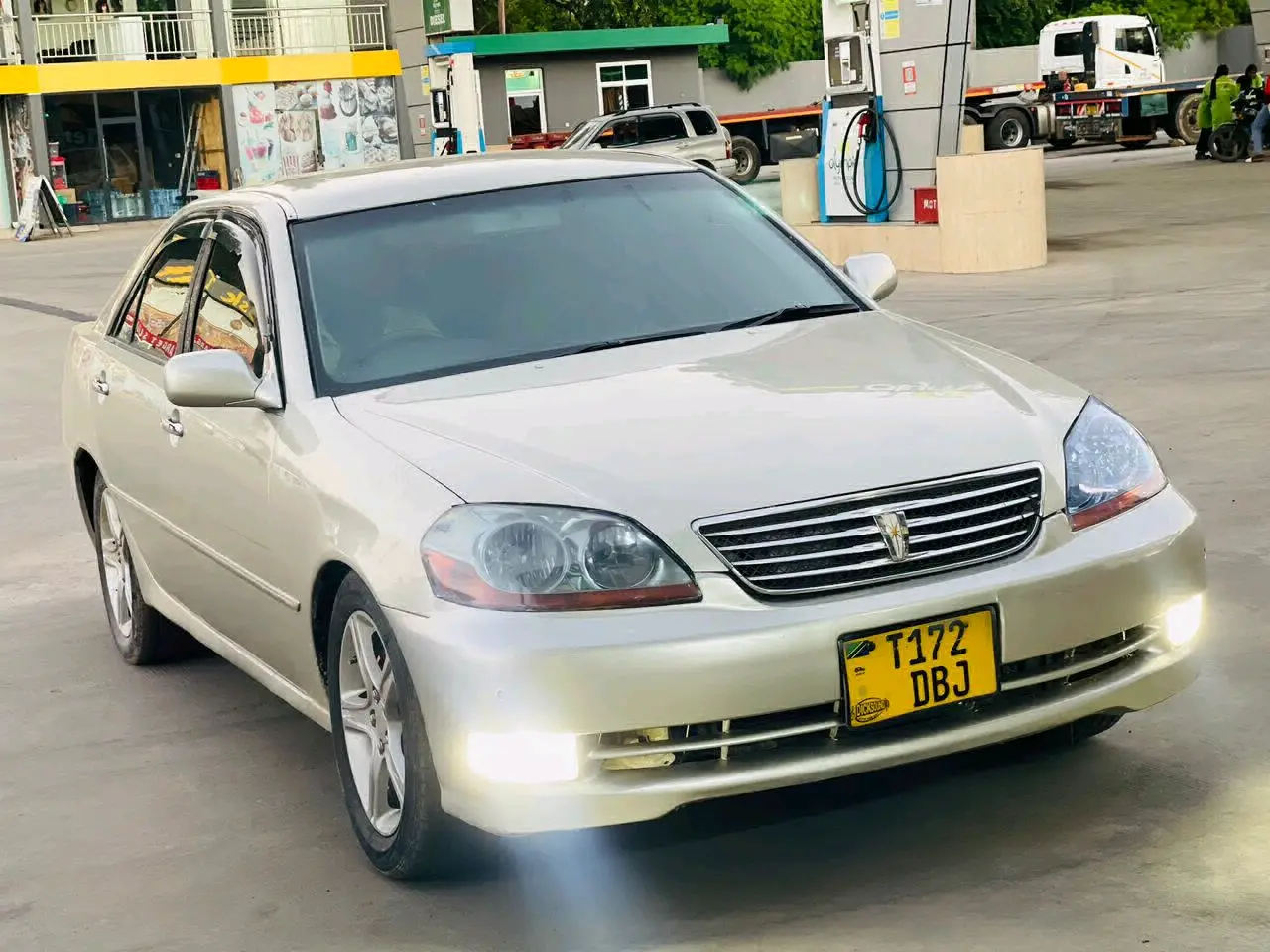 Toyota Mark II Grande GX115 thumbnail 5