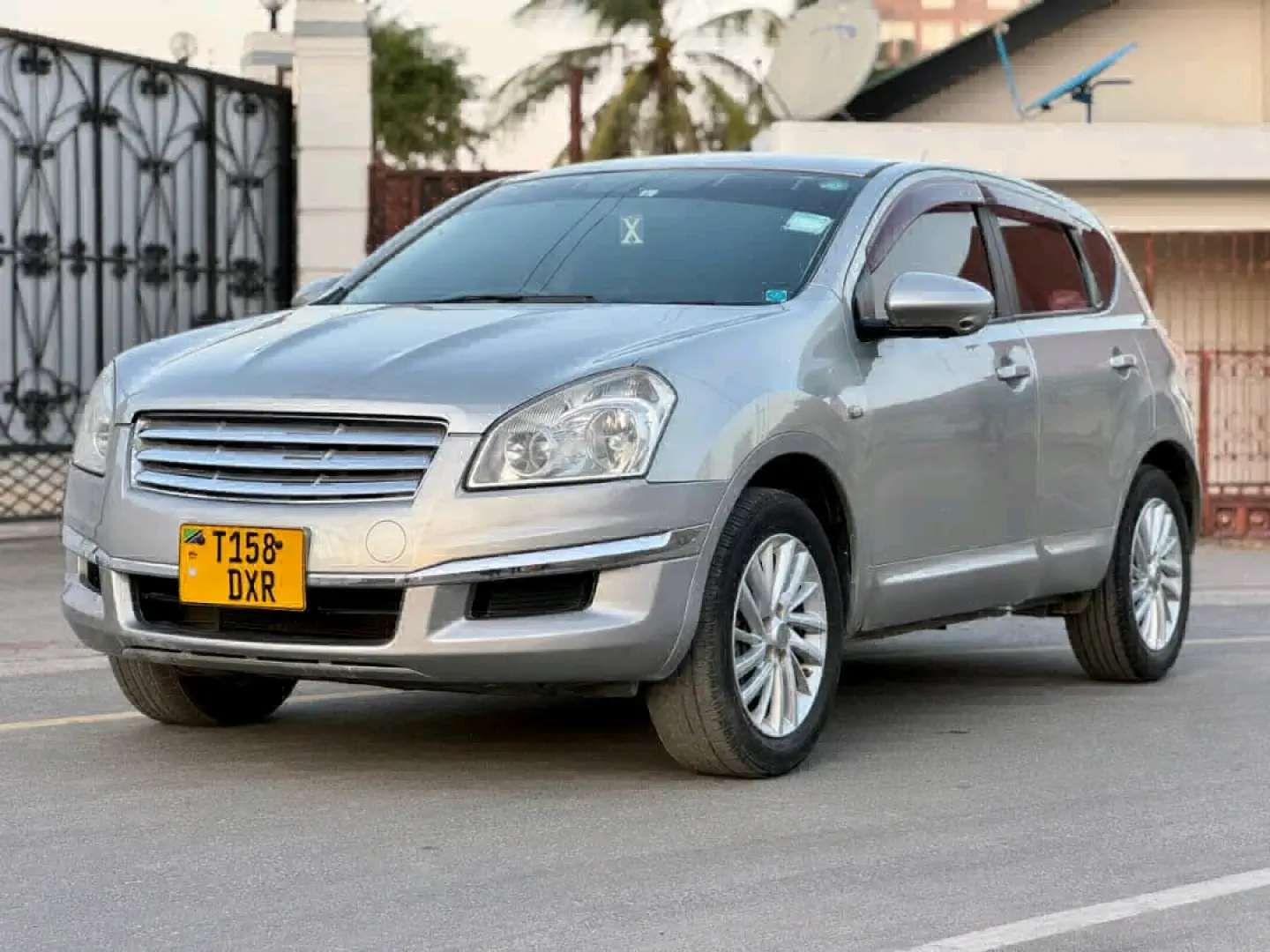 Nissan Dualis Cross Rider DXR 2008 Silver thumbnail 2