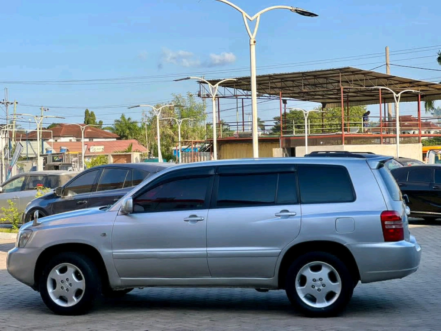 Toyota Kluger SUV 2006 Black thumbnail 4