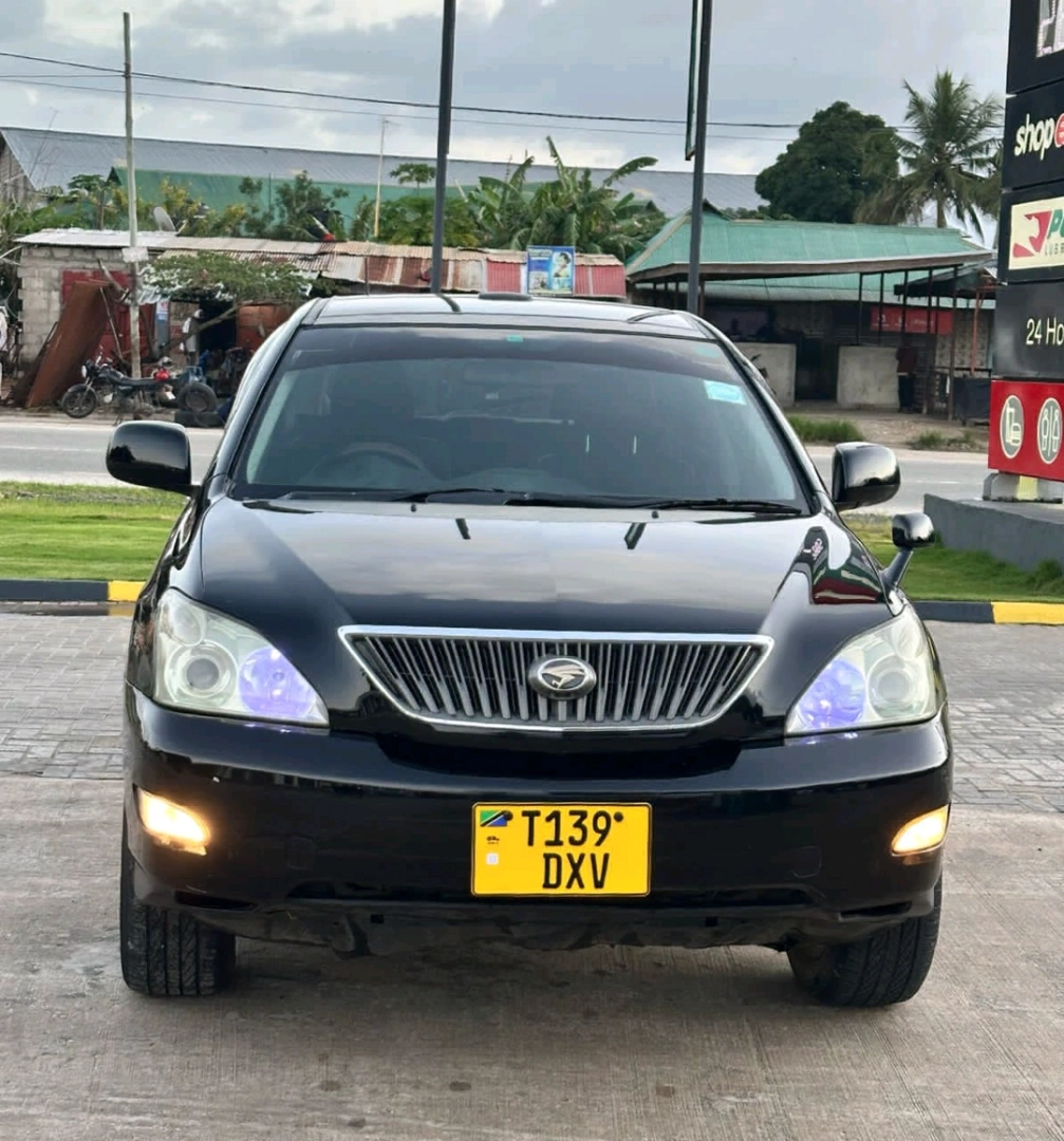 Black Toyota Harrier 2005 SUV (Reg DXV)