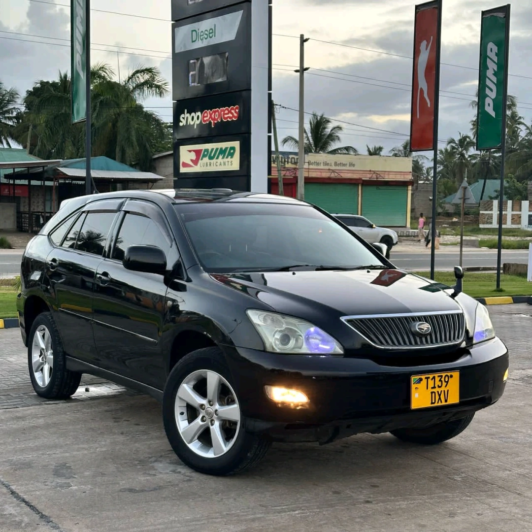 Black Toyota Harrier 2005 SUV (Reg DXV) thumbnail 4