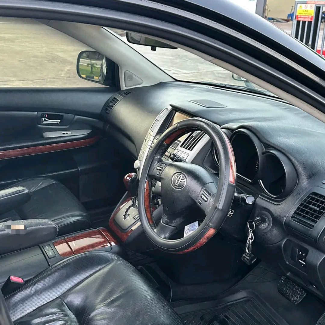 Black Toyota Harrier 2005 SUV (Reg DXV) thumbnail 7