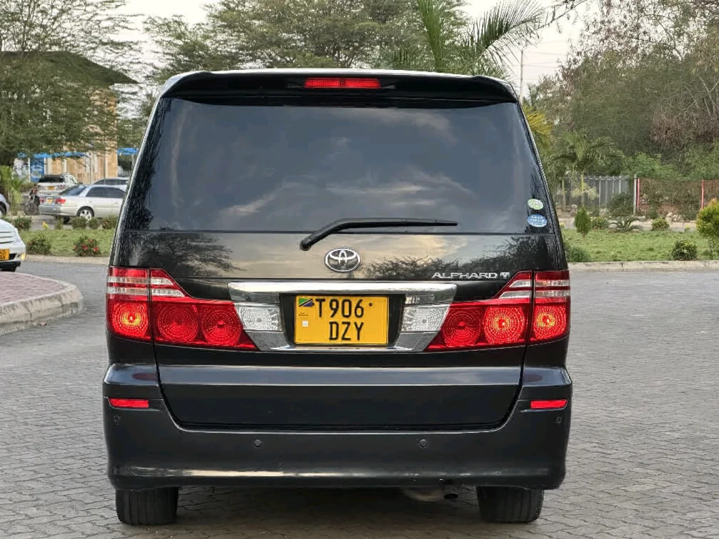 Toyota Alphard Minivan 2006 T906 DZY thumbnail 2