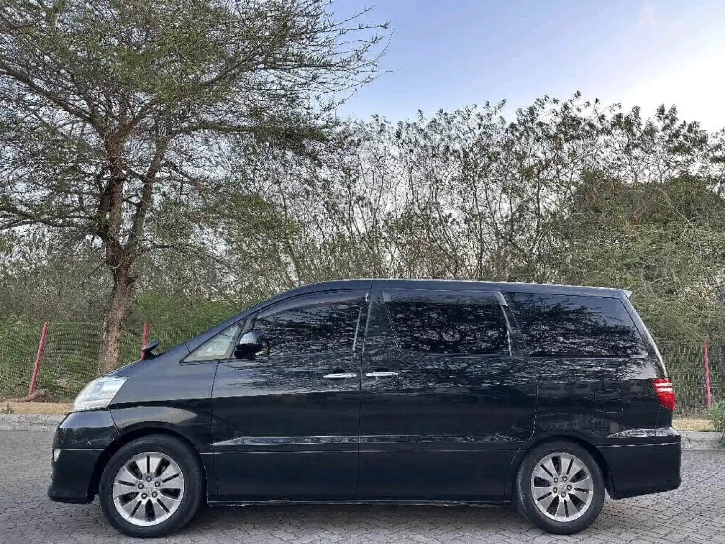 Toyota Alphard Minivan 2006 T906 DZY thumbnail 5