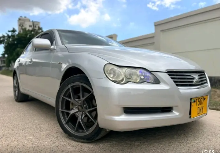 Toyota Mark X thumbnail 2