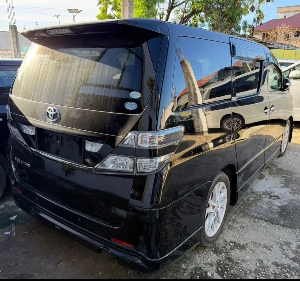 Toyota Vellfire thumbnail 2