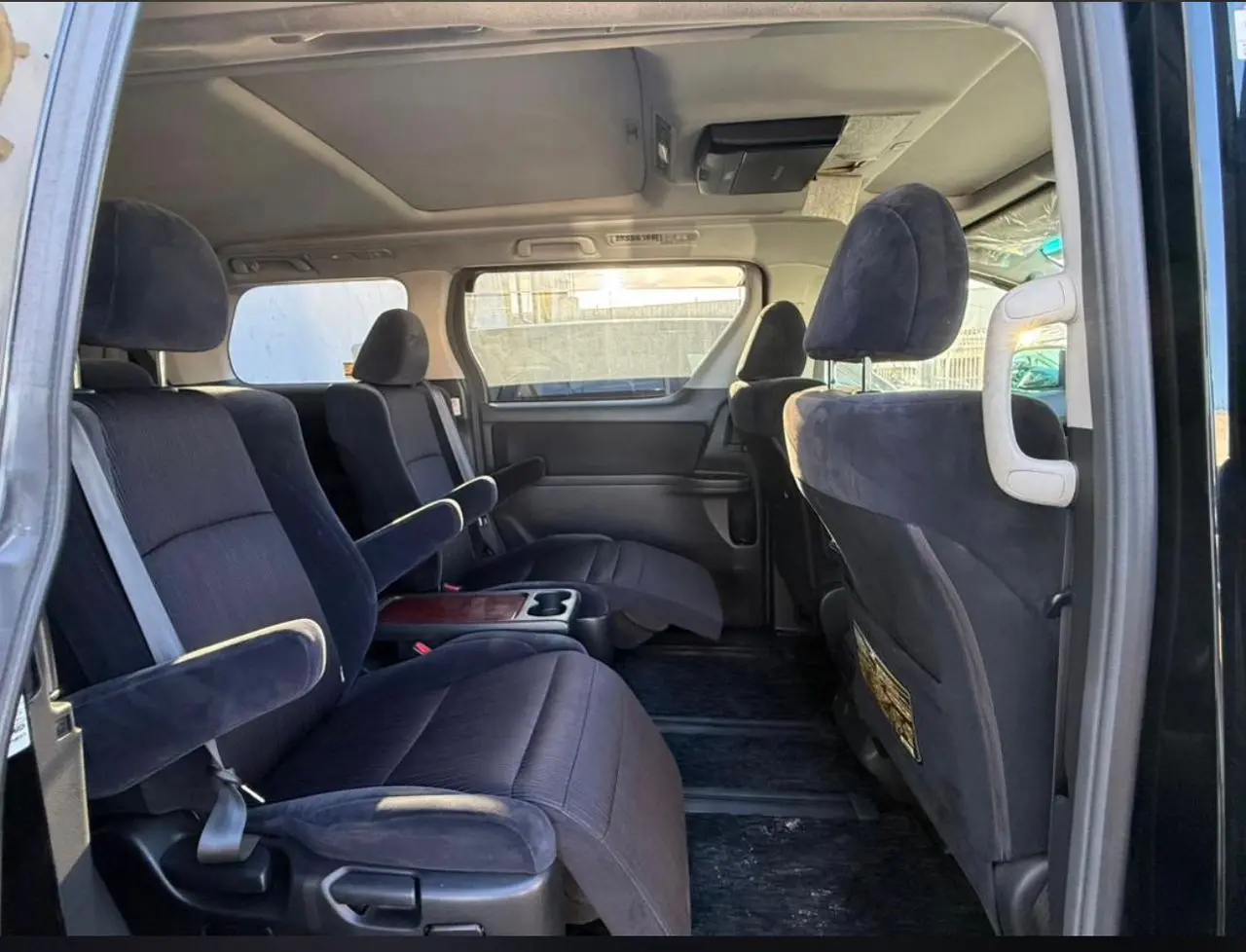 Toyota Vellfire thumbnail 4
