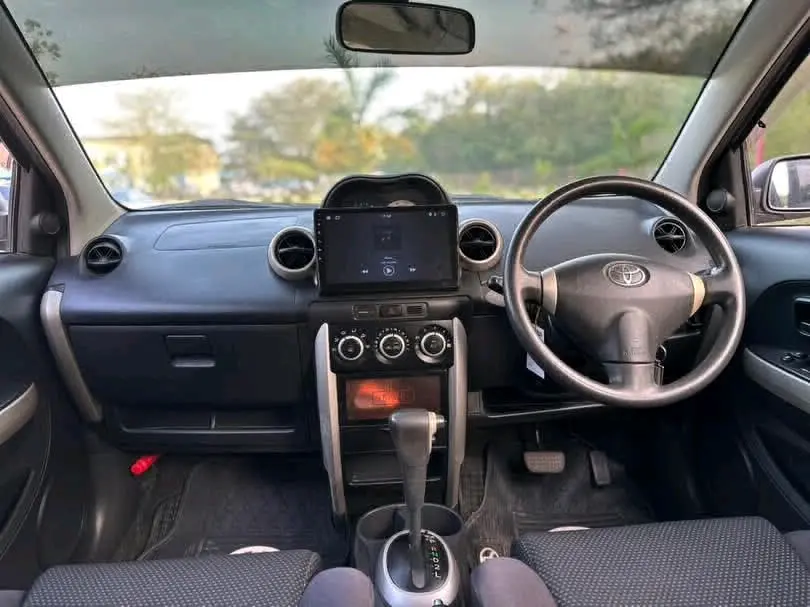 2005 Toyota Ist Gray 1290cc for Sale thumbnail 9