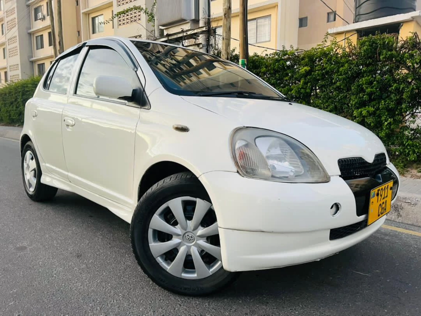 Toyota Vitz 2000 Model Low Mileage
