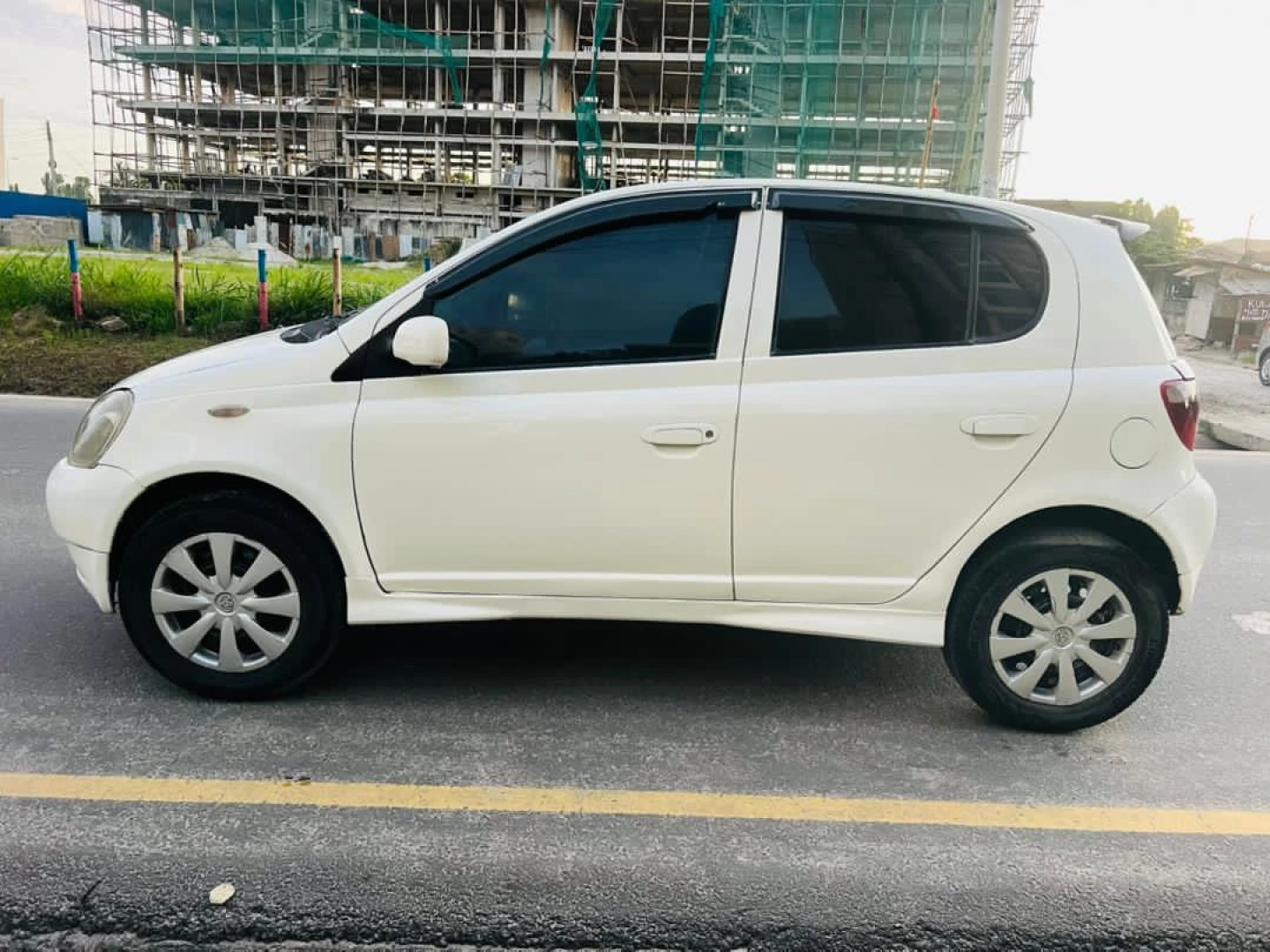 Toyota Vitz 2000 Model Low Mileage thumbnail 3