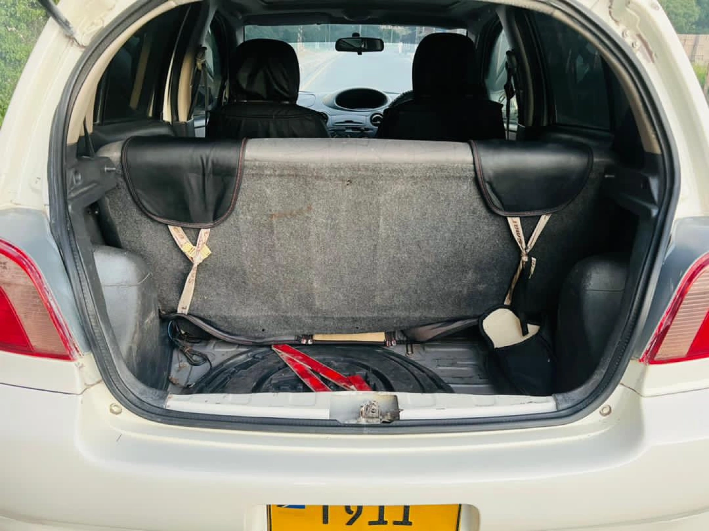 Toyota Vitz 2000 Model Low Mileage thumbnail 5
