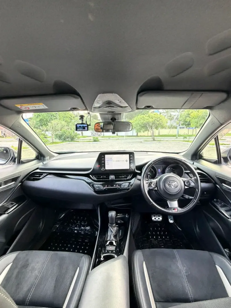 2019 Toyota C-HR thumbnail 6