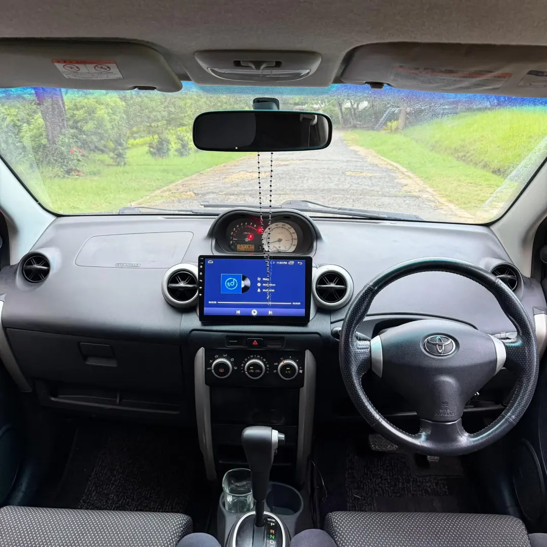 Toyota Ist 2004 thumbnail 4