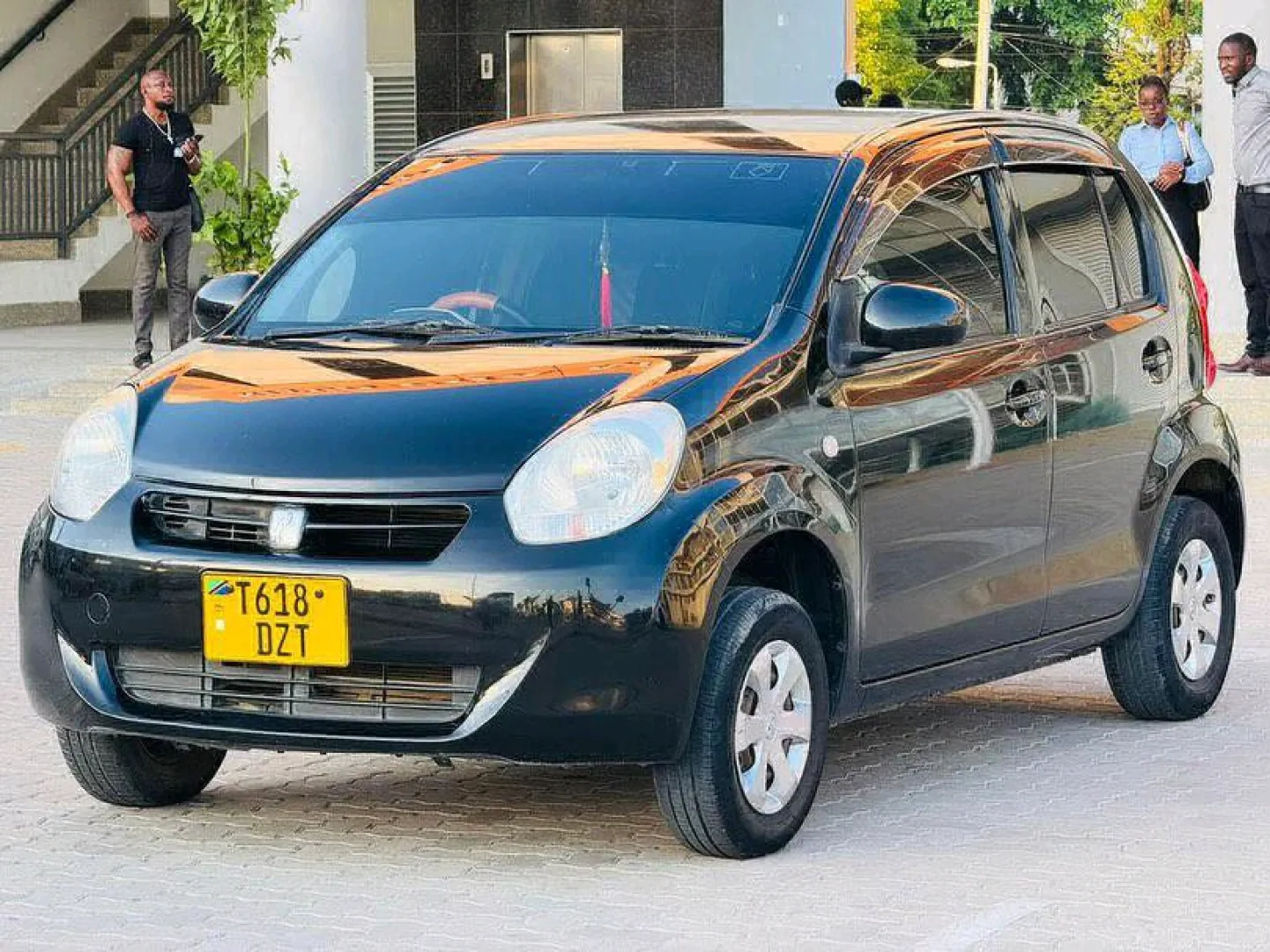 Toyota Passo New Model, 1490cc, Black thumbnail 2