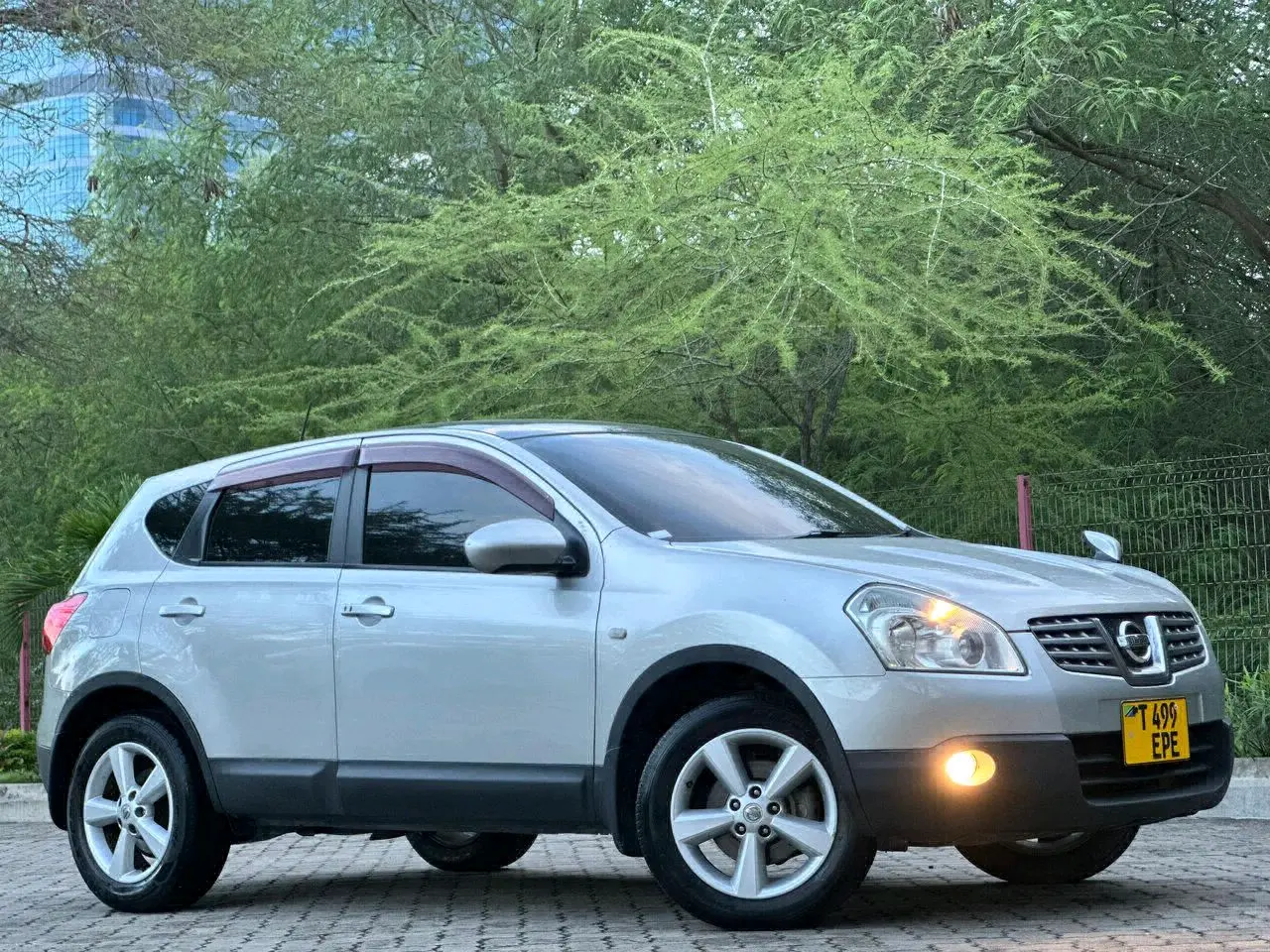Nissan Dualis Silver thumbnail 7