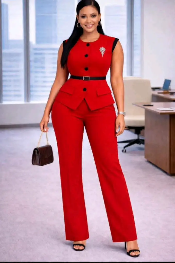 Women's Sleeveless Office Suit Set thumbnail 3