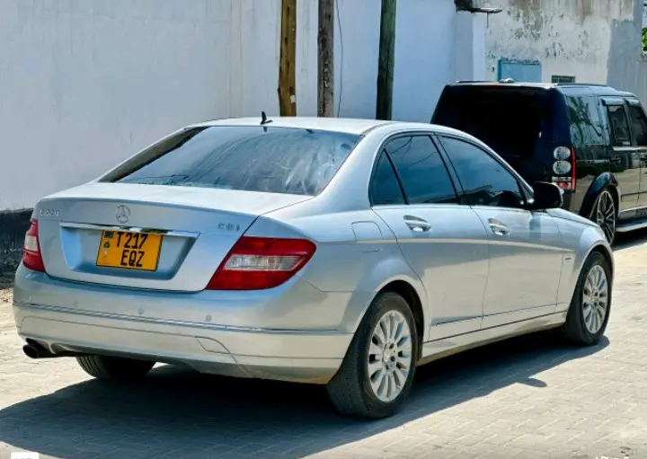 Mercedes-Benz C220 CDI thumbnail 3