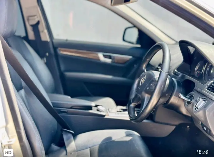 Mercedes-Benz C220 CDI thumbnail 9