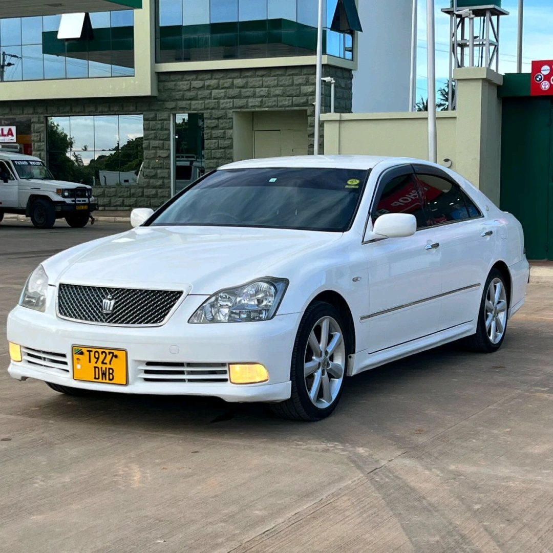 Toyota Crown Sedan 2004 (T927 DWB) thumbnail 2