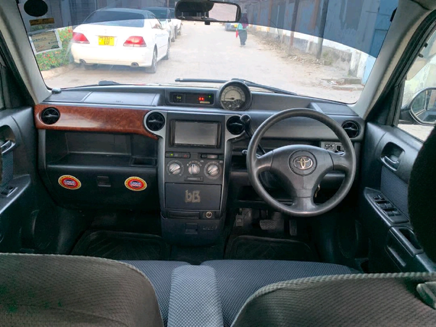 Toyota bB 2004 Automatic Black thumbnail 9