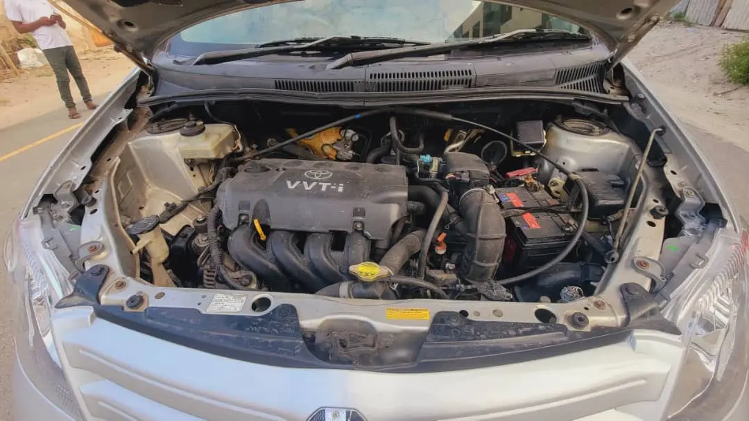 Toyota Ist Silver 1490cc Low Mileage thumbnail 7